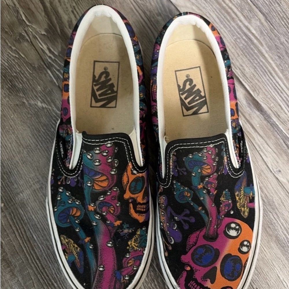 Vans Slip-On Trippy Dip Psychedelic Skull/Frog/Mushroom Men's 6.5 women’s 8